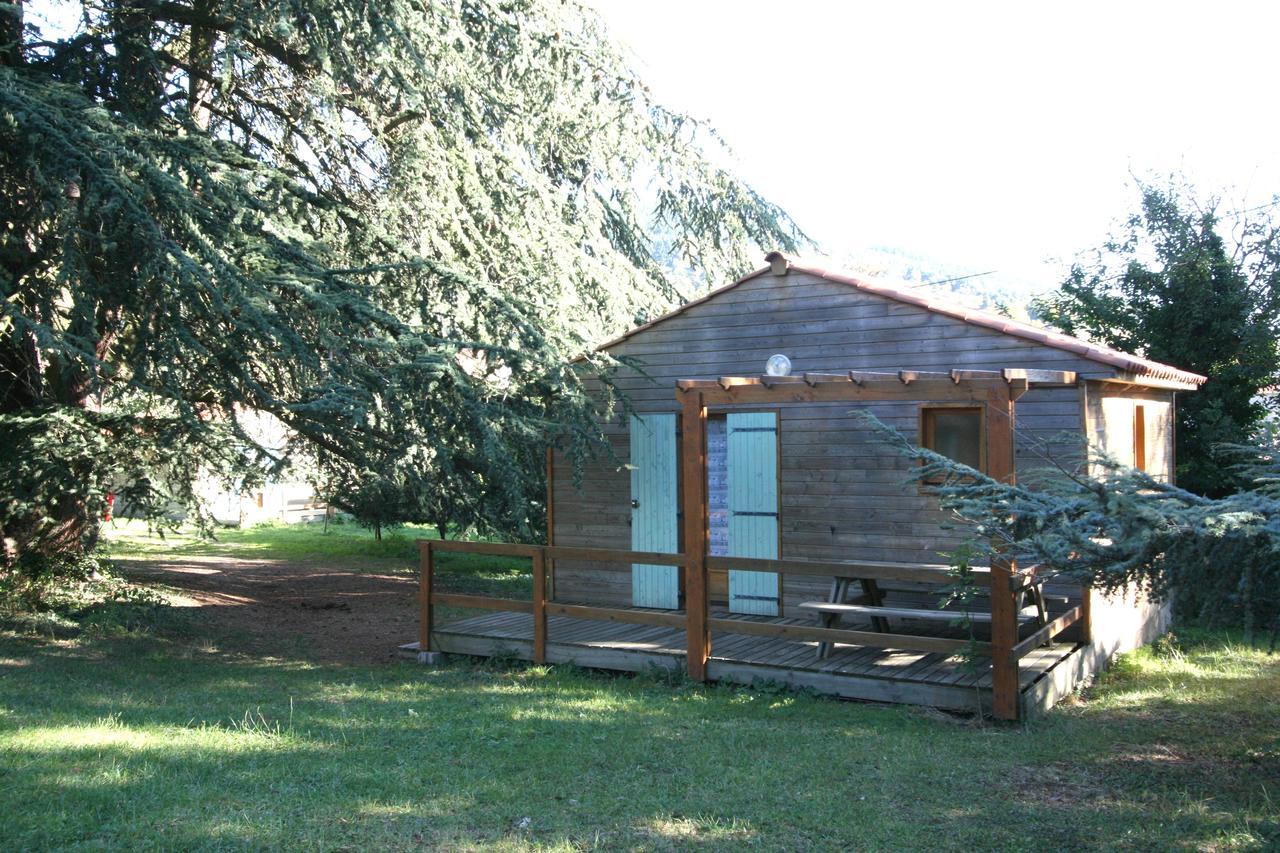 Les Chalets Du Domaine Des Soyeux Saint-Julien-Molin-Molette Exterior foto
